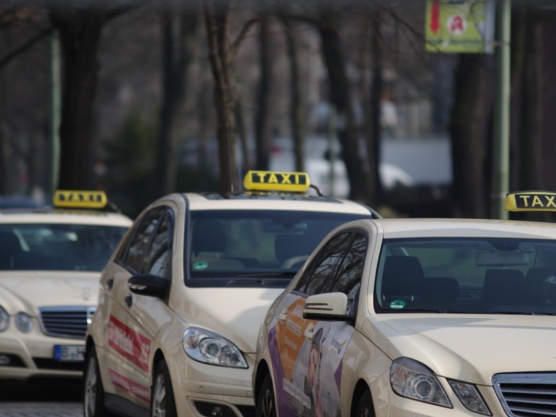 Comment  notre Taxi Grenoble Services vous permet des économies sur les réservations de dernière minute